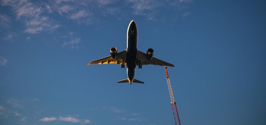 Aeroplane flying in clear sky